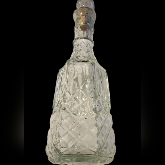Vintage Circa 1970 Diamond Cut Molded Glass Decanter - Picture 8 of 8